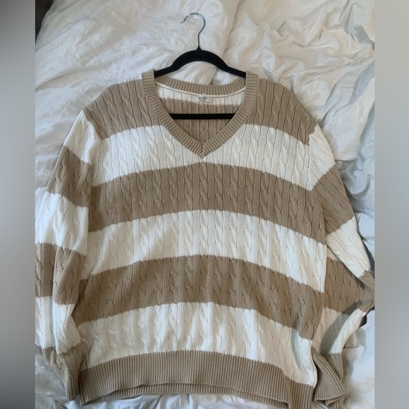 Oversized Cable Knit Striped Sweater - Picture 2 of 4